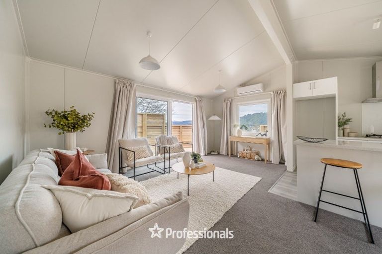 Photo of property in 18f Norana Road, Maoribank, Upper Hutt, 5018