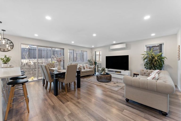 Photo of property in 24 Glendene Avenue, Glendene, Auckland, 0602