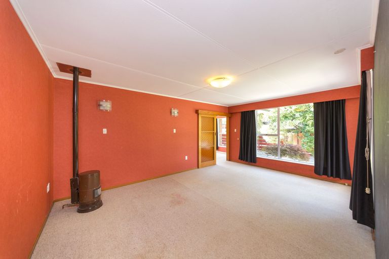 Photo of property in 23 Raglan Avenue, Cloverlea, Palmerston North, 4412