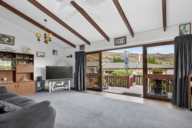 Photo of property in 16 Paisley Place, Roxburgh, 9500