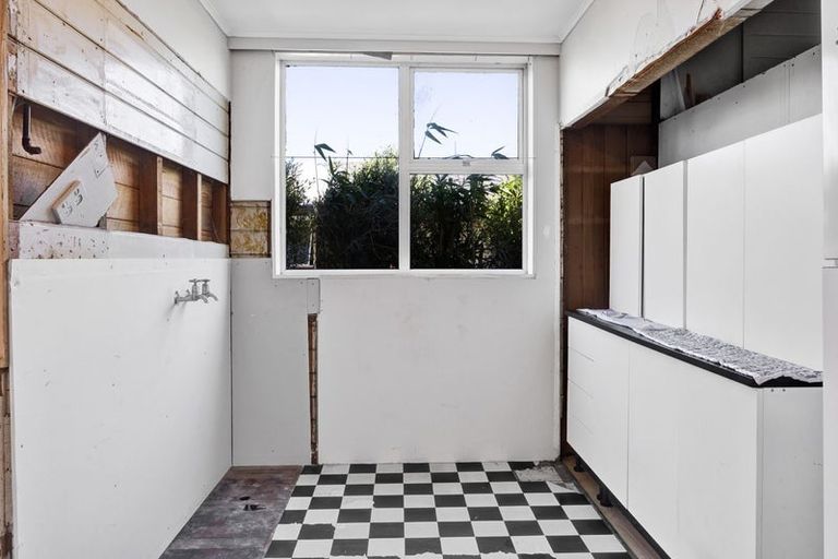 Photo of property in 25 Milmoe Street, Hawera, 4610