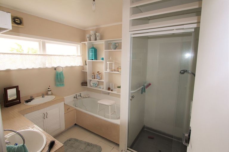 Photo of property in 4 Lympne Lane, Mangere, Auckland, 2022