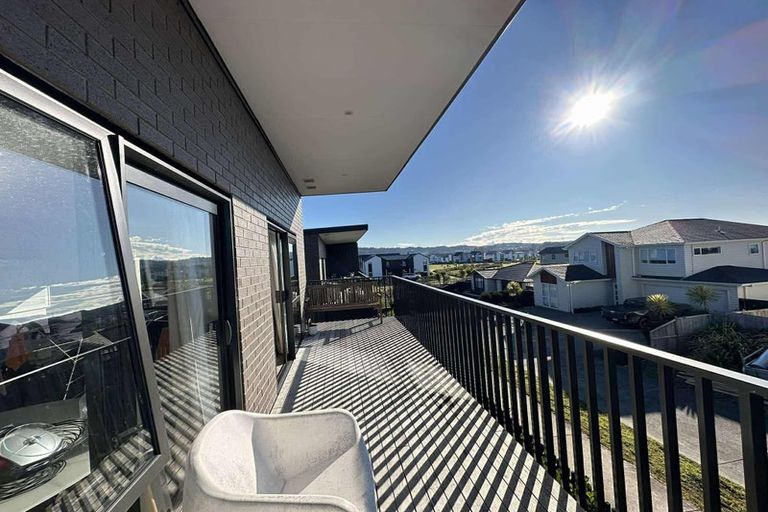 Photo of property in 8/38 Jane Maree Road, Kumeu, 0810
