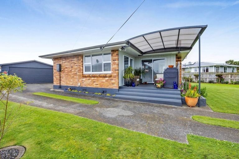 Photo of property in 6 Davidson Street, Hawera, 4610