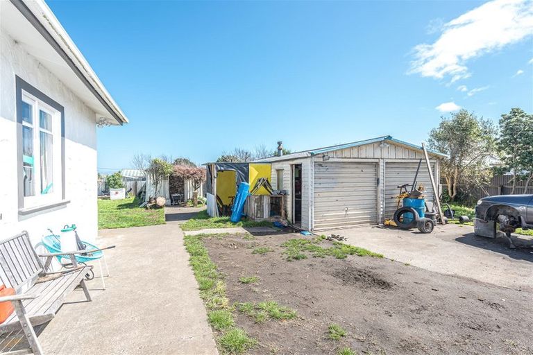 Photo of property in 43 Cornfoot Street, Castlecliff, Whanganui, 4501
