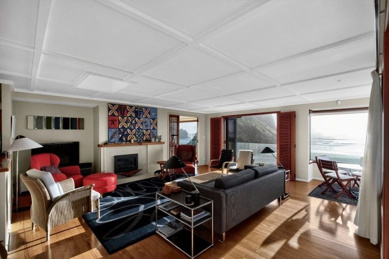 Photo of property in 24 Garden Road, Piha, 0772