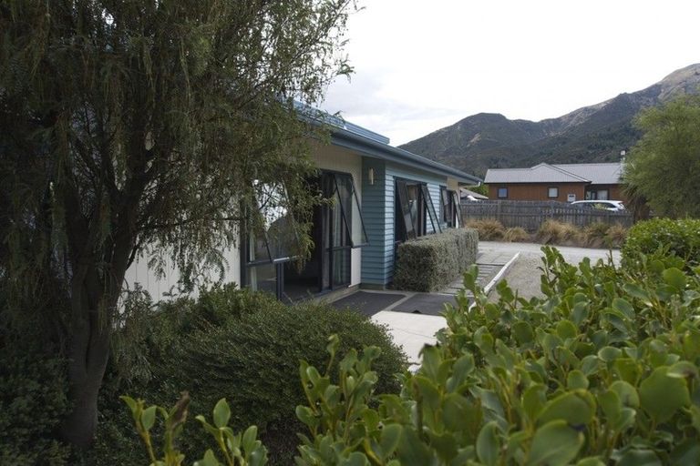 Photo of property in 20 Timsfield Drive, Lake Hawea, Wanaka, 9382