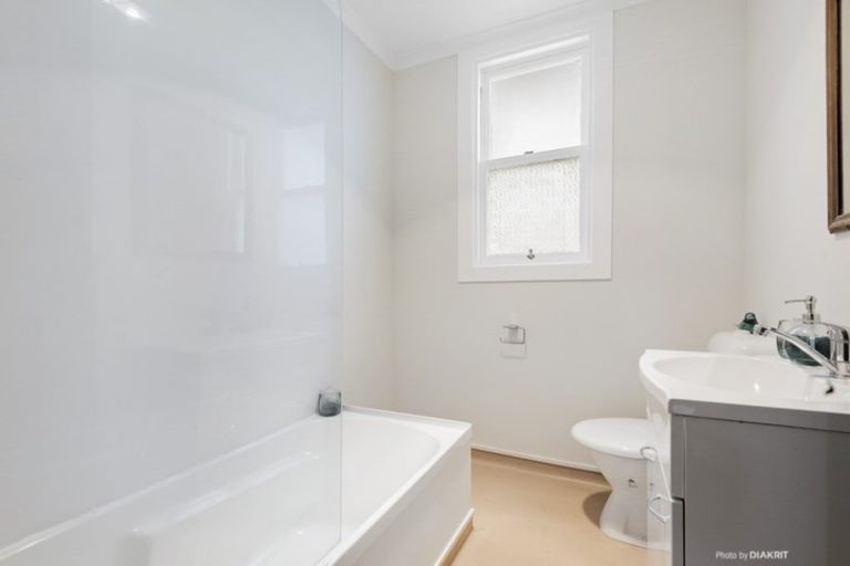 Photo of property in 32 Hohiria Road, Hataitai, Wellington, 6021