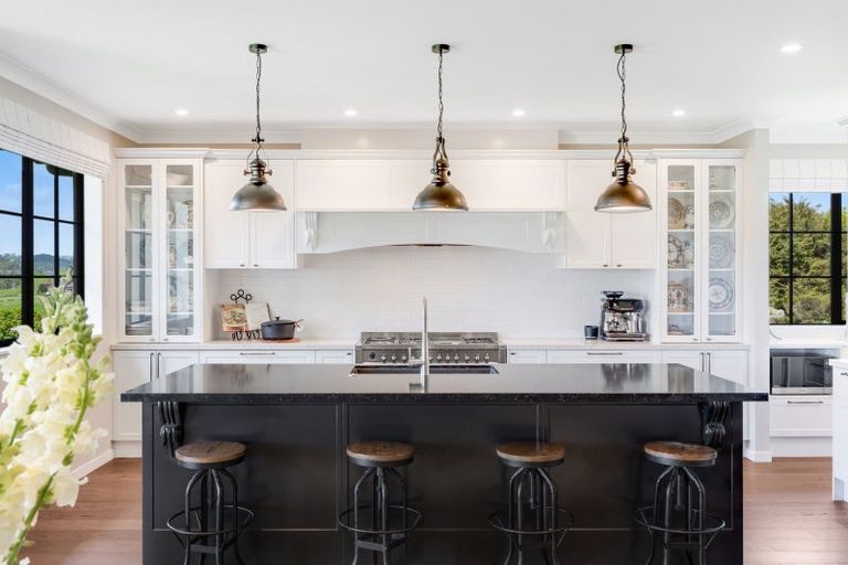 Photo of property in 61a Whitford Park Road, Whitford, Manurewa, 2576