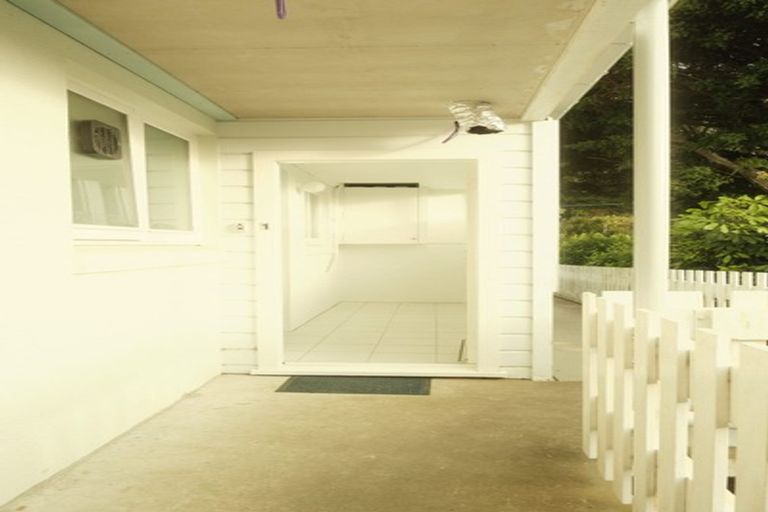 Photo of property in 1/18 Agra Crescent, Khandallah, Wellington, 6035