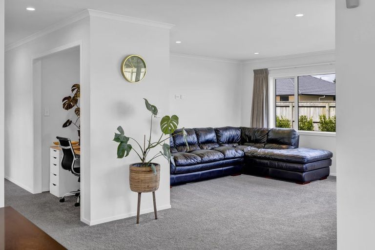 Photo of property in 7 Cross Street, Lepperton, New Plymouth, 4373