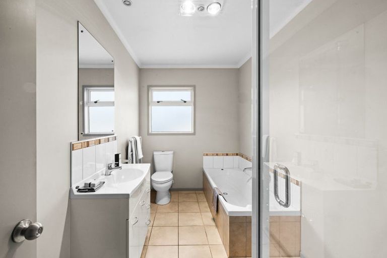 Photo of property in 1111c Karamu Road North, Mayfair, Hastings, 4122