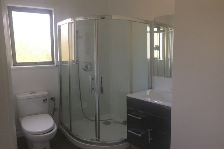 Photo of property in 13 Westwell Road, Belmont, Auckland, 0622