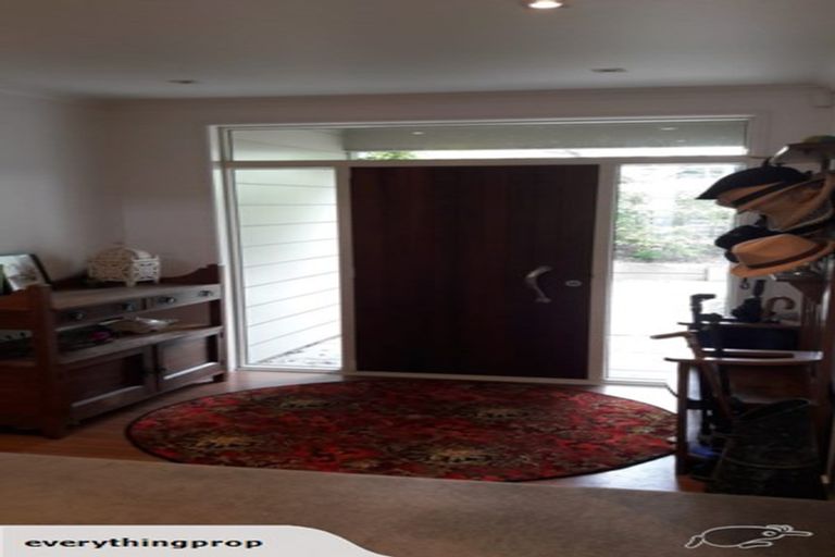 Photo of property in 83 Dignan Street, Point Chevalier, Auckland, 1022