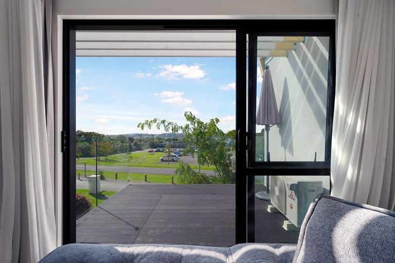 Photo of property in 34 Memorial Park Lane, Hobsonville, Auckland, 0618