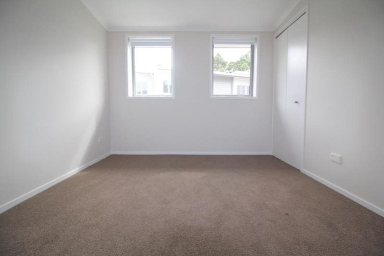 Photo of property in 15/13 Kaihu Street, Northcote, Auckland, 0627