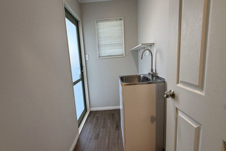 Photo of property in 6 Chadlington Avenue, Henderson, Auckland, 0612