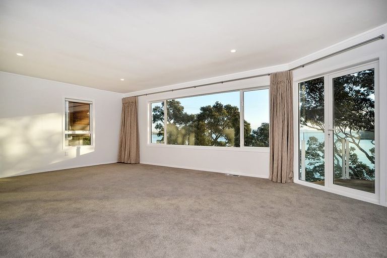 Photo of property in 74 Queen Street, Northcote Point, Auckland, 0627