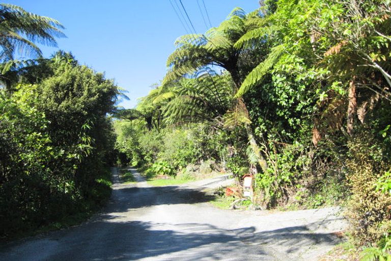 Photo of property in 22 Weenink Road, Karoro, Greymouth, 7805