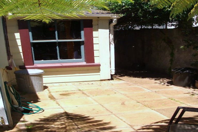 Photo of property in 44 Rolleston Street, Mount Cook, Wellington, 6021