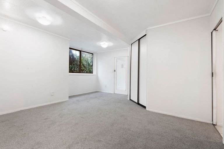 Photo of property in 13 Reynolds Place, Torbay, Auckland, 0630