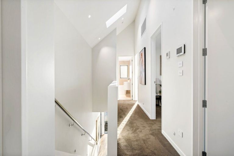 Photo of property in 1 Dorset Down Drive, Karaka, 2580