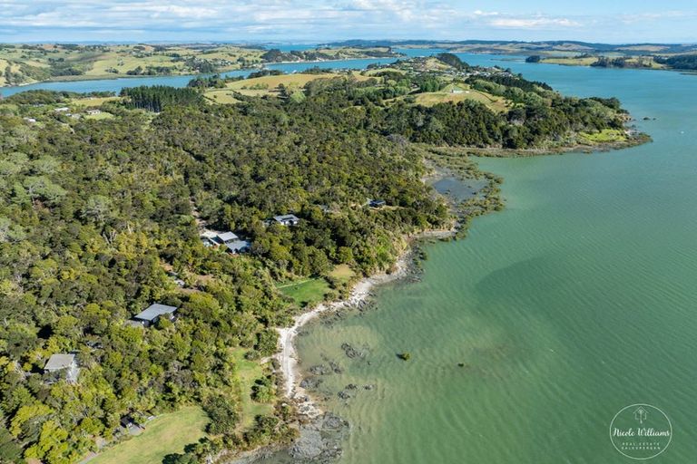 Photo of property in 15 Lancewood Lane, Pahi, Paparoa, 0571
