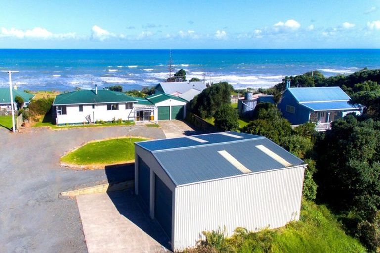 Photo of property in 40 Tainui Street, Mokau, 4376