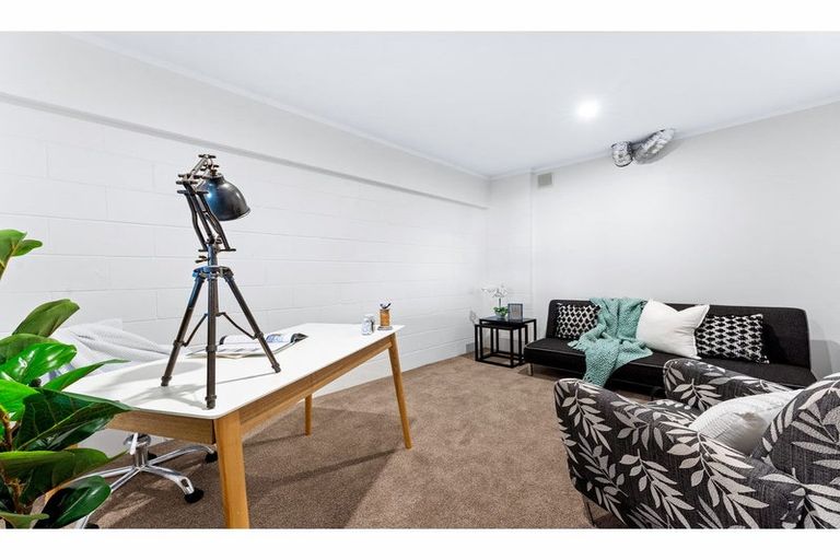 Photo of property in 74 Porritt Avenue, Chatswood, Auckland, 0626