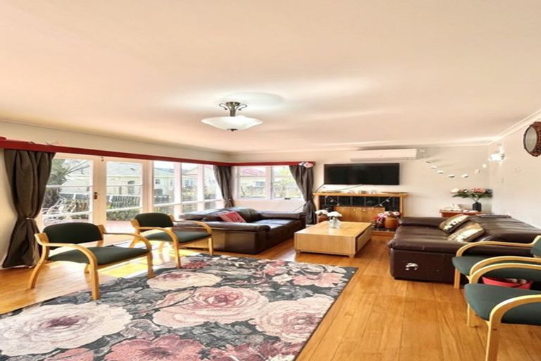 Photo of property in 2 Somme Road, Silverstream, Upper Hutt, 5019