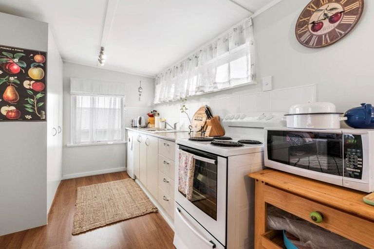 Photo of property in 25 Penton Road, Stanmore Bay, Whangaparaoa, 0932