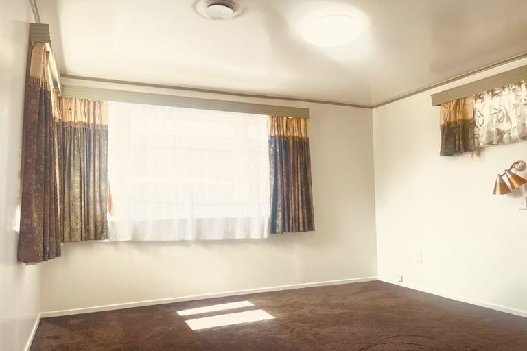 Photo of property in 183 Whitney Street, Blockhouse Bay, Auckland, 0600