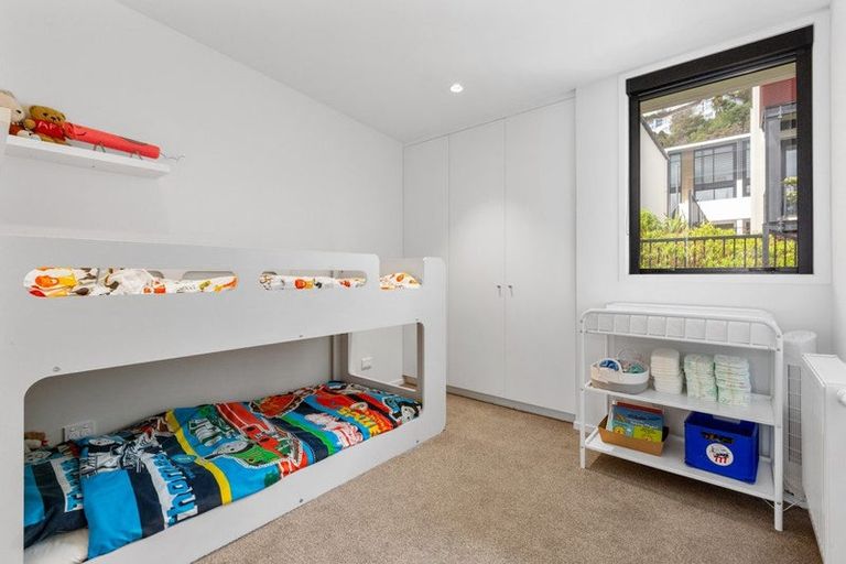 Photo of property in 5 Jean Caldwell Way, Island Bay, Wellington, 6023