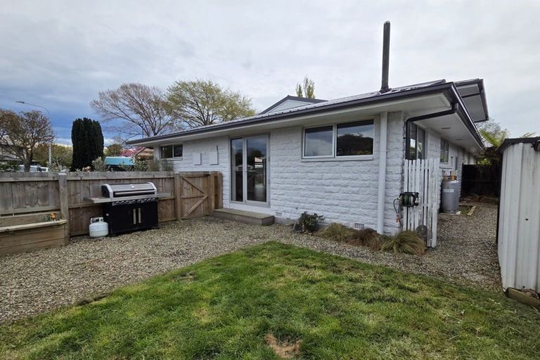 Photo of property in 2/3 Esher Place, Saint Martins, Christchurch, 8022