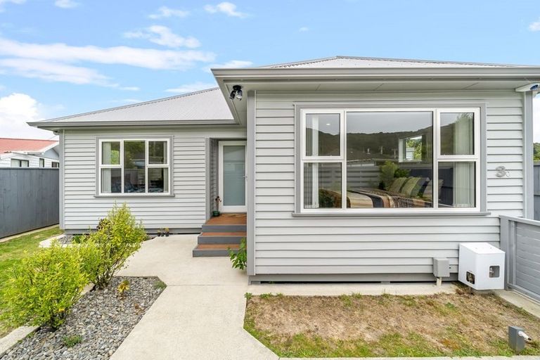 Photo of property in 3c Moohan Street, Wainuiomata, Lower Hutt, 5014