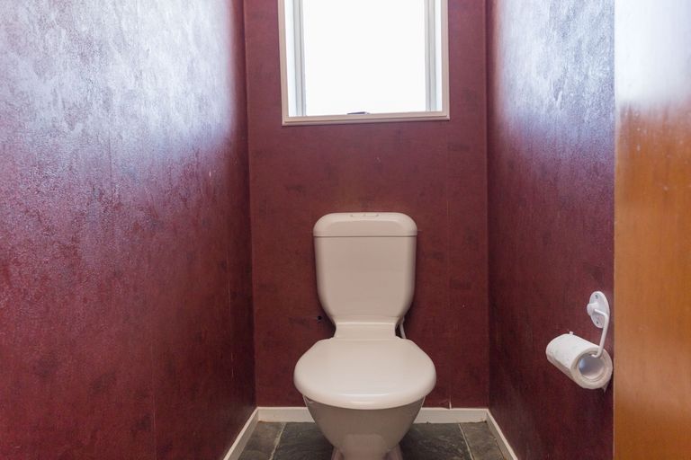 Photo of property in 23 Raglan Avenue, Cloverlea, Palmerston North, 4412