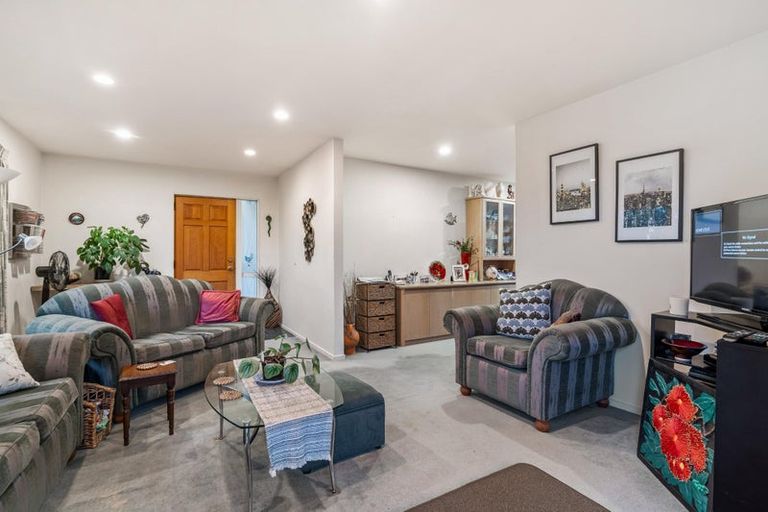 Photo of property in 1 Metric Place, Te Atatu South, Auckland, 0610