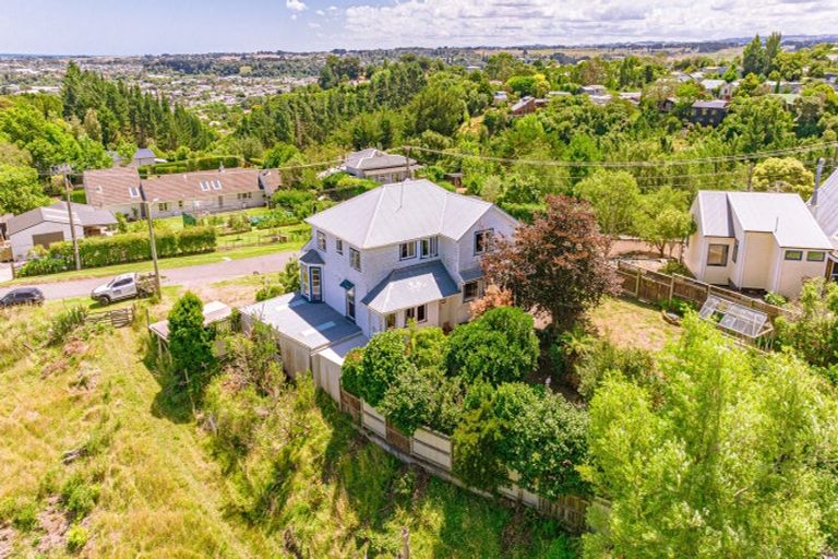 Photo of property in 50 Shakespeare Road, Bastia Hill, Whanganui, 4500
