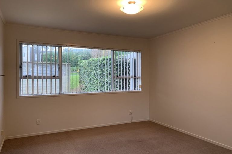 Photo of property in 12 Oreil Avenue, West Harbour, Auckland, 0618