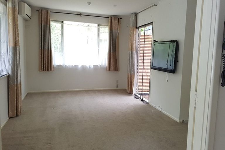 Photo of property in 5 Crockett Lane, Henderson, Auckland, 0610