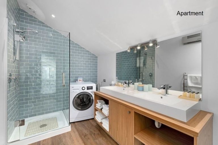 Photo of property in 166 Beacon Point Road, Wanaka, 9305