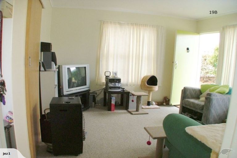 Photo of property in 19b Nutsey Avenue, Northcote, Auckland, 0627