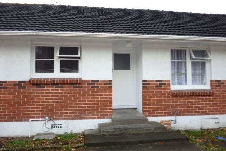 Photo of property in 2/62 Gibbons Street, Ebdentown, Upper Hutt, 5018