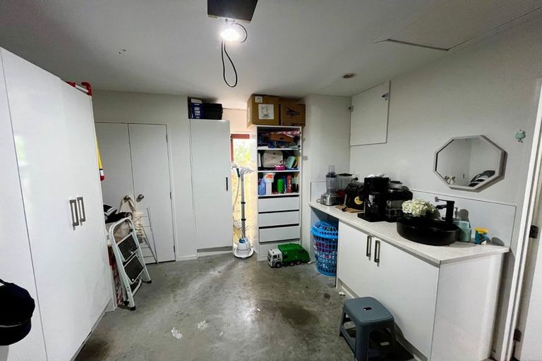 Photo of property in 57 Woodbank Drive, Glen Eden, Auckland, 0602