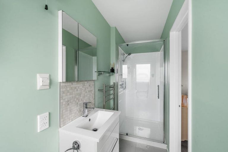 Photo of property in 33 Glenburn Place, Avonhead, Christchurch, 8042