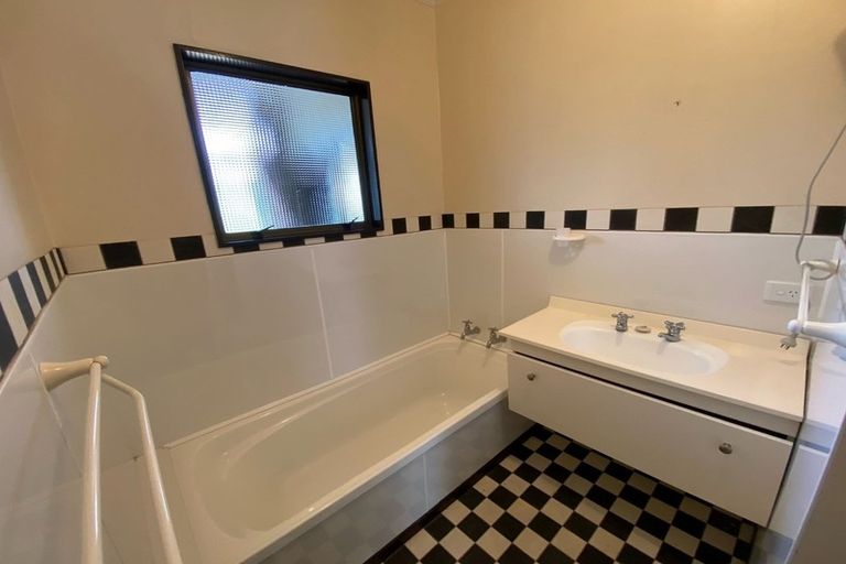 Photo of property in 10 Seafront Road, Castlecliff, Whanganui, 4501