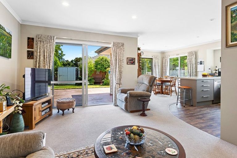 Photo of property in 21 Bideford Place, Dallington, Christchurch, 8061