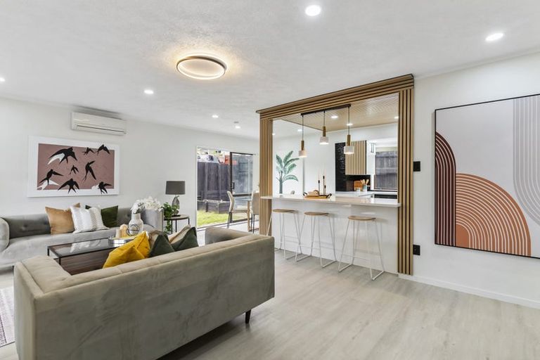 Photo of property in 2/49 Larne Avenue, Pakuranga Heights, Auckland, 2010