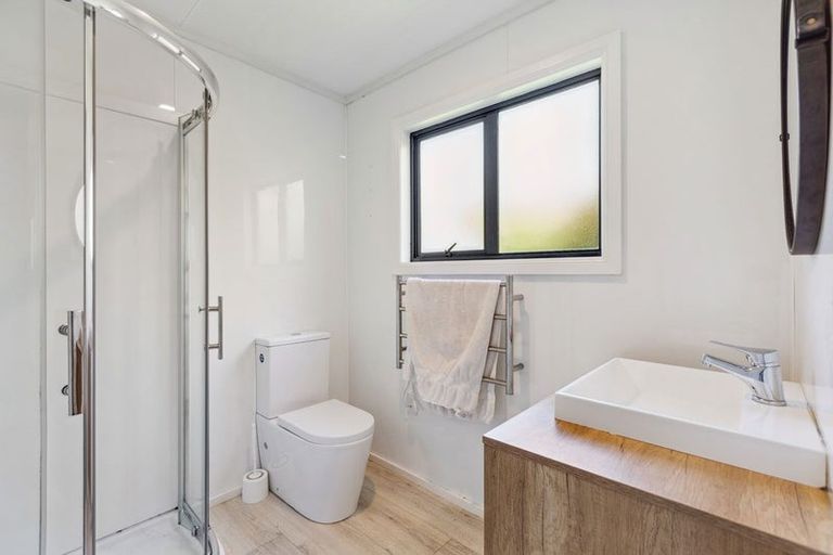 Photo of property in 14 Arthur Road, Paraite, New Plymouth, 4373