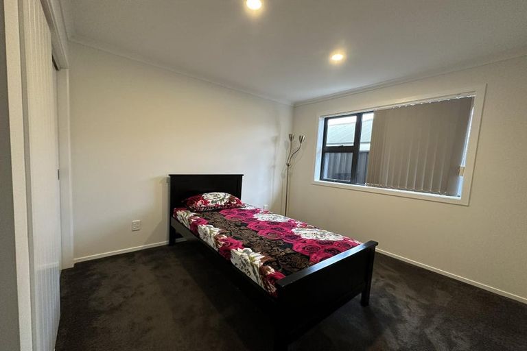 Photo of property in 5 Kerrigan Crescent, Wallaceville, Upper Hutt, 5018